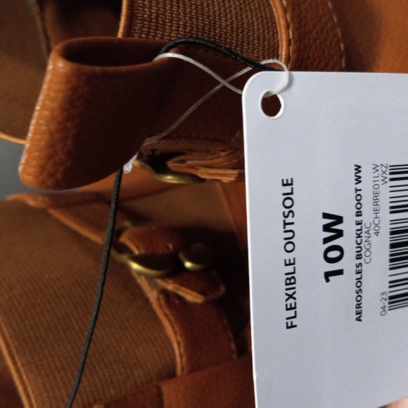 Aerosoles Women's Wide Width Ankle Boots - Picture 11 of 12